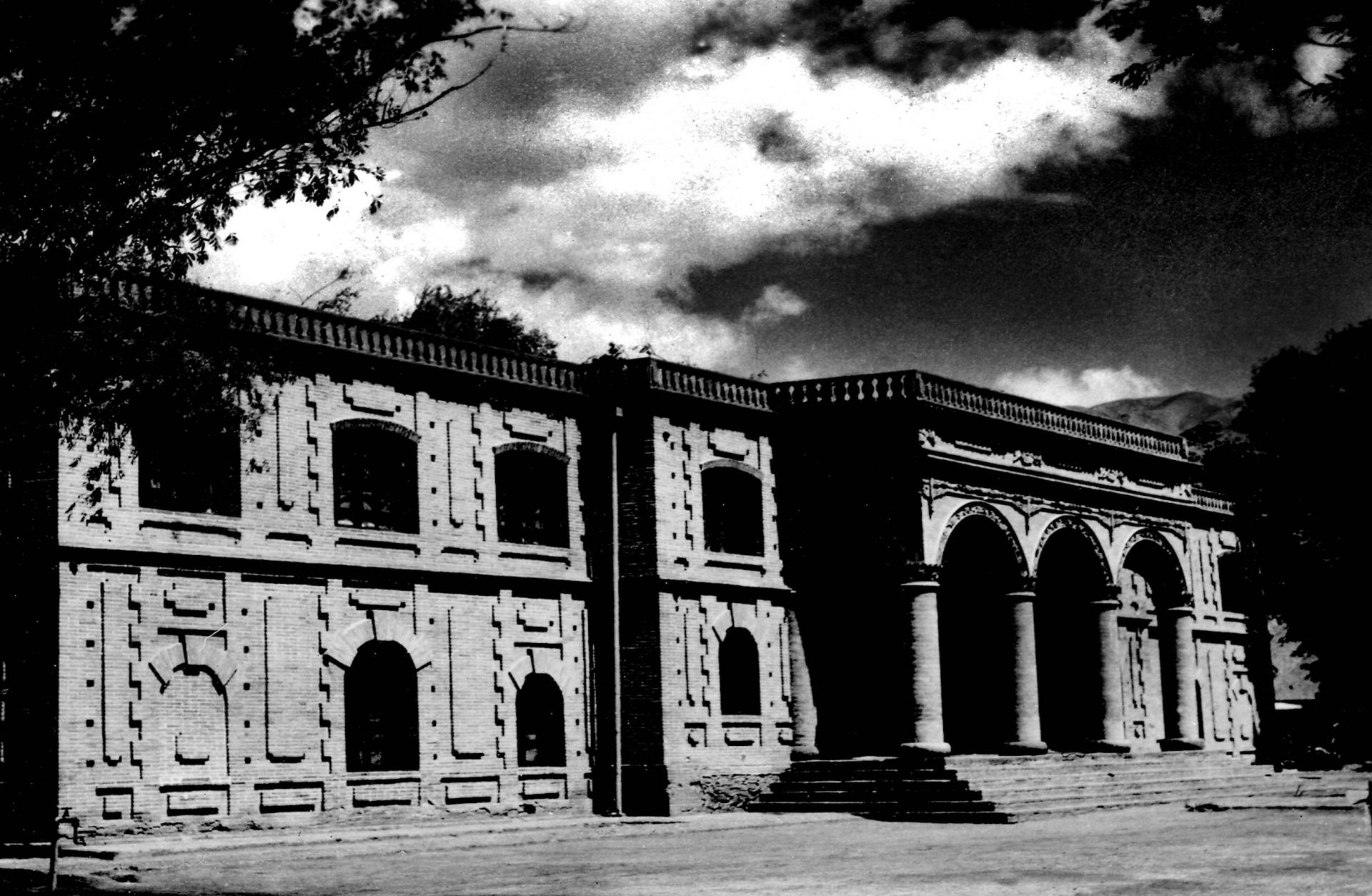 1934年，西北防疫处（兰州生物制品研究所前身）在兰州成立，以调查及防治西北各省兽疫与制造防治急需之兽用制品为主要任务